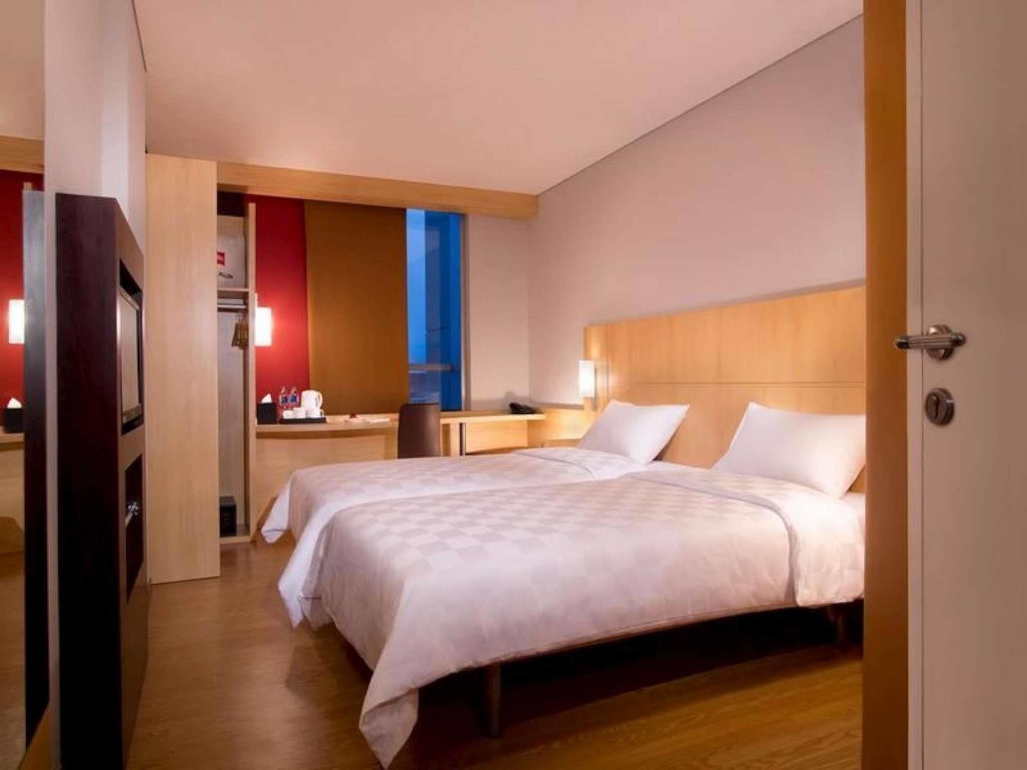 Ibis Gading סרפונג מראה חיצוני תמונה